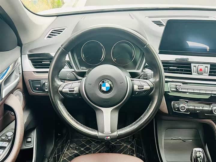 BMW X1 2022 s Drive 25 Li Leading — фото 9