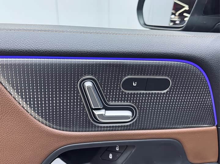Mercedes-Benz GLB 2020 GLB 200 — фото 12