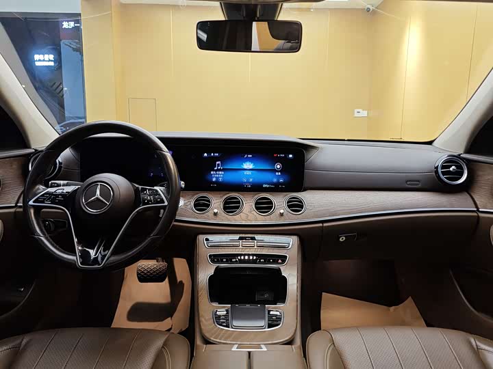 Mercedes-Benz E-Class 2021 E 300 L — фото 21
