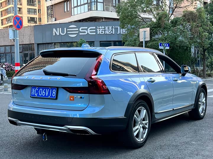Volvo V90 2017 Cross Country T 5 AWD — фото 5