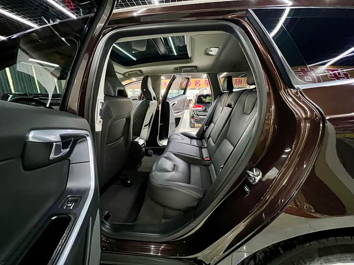 Volvo XC60 2017 T 5 AWD — фото 13