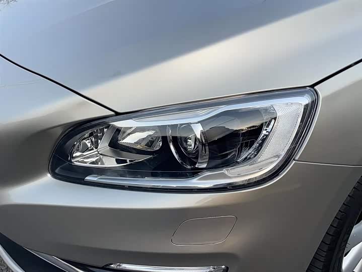 Volvo V60 2015 T 5 — фото 3