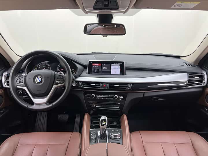 BMW X6 2018 x Drive 35i Leading — фото 15
