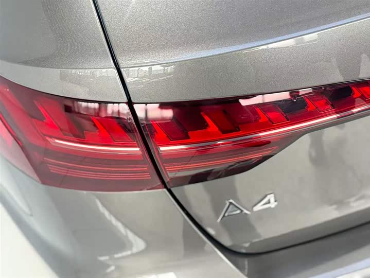 Audi A4 2021 Avant 40 TFSI — фото 16