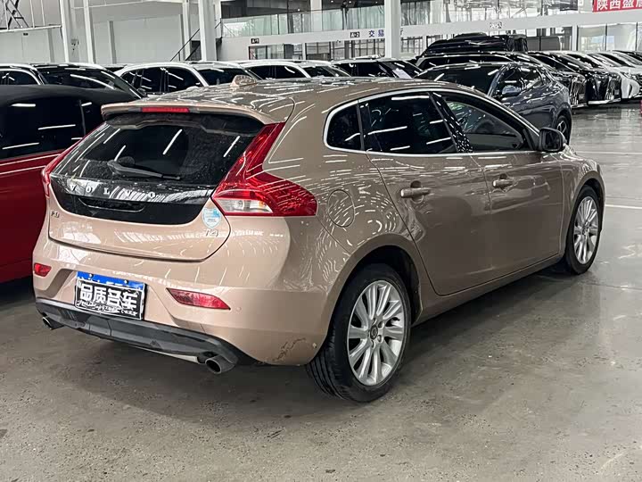Volvo V40 2016 T 4 — фото 9