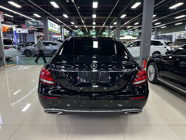 Mercedes-Benz E-Class 2020 E 300 L — фото 5