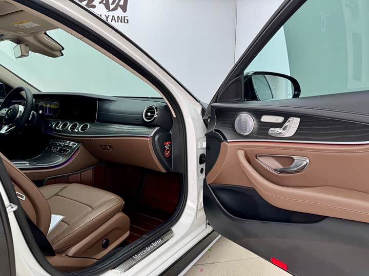 Mercedes-Benz E-Class 2020 E 300 L — фото 15