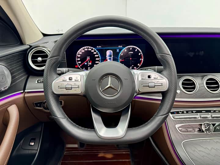 Mercedes-Benz E-Class 2020 E 300 L — фото 18