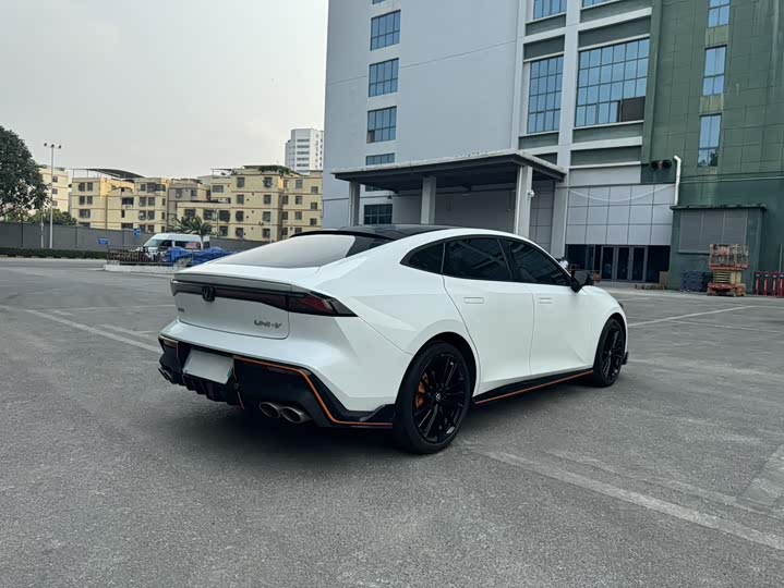 Changan UNI-V 2022 1.5 T — фото 42