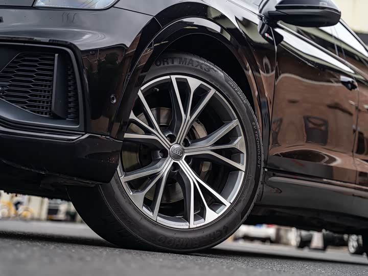 Audi Q8 2021 55 TFSI — фото 6