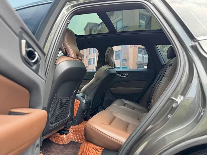 Volvo XC60 2021 T 5 4 WD — фото 8