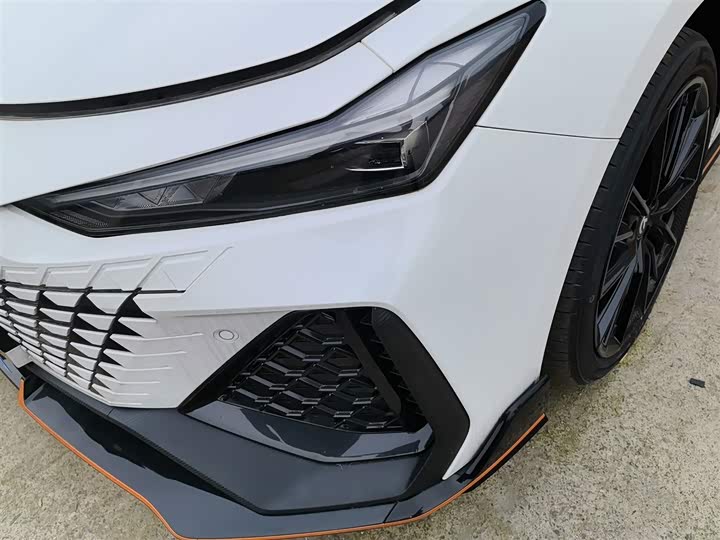 Changan UNI-V 2024 2.0 T — фото 19