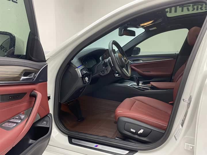 BMW 5-Series 2022 530 Li Leading M — фото 17