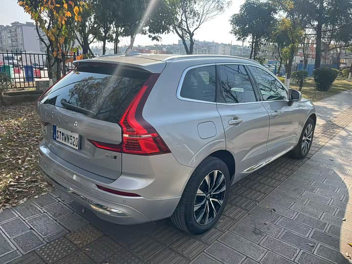 Volvo XC60 2023 B 5 4 WD — фото 5