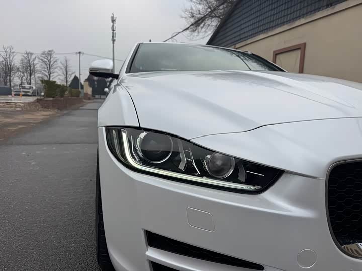 Jaguar XEL 2018 2.0 T 200 PS — фото 24