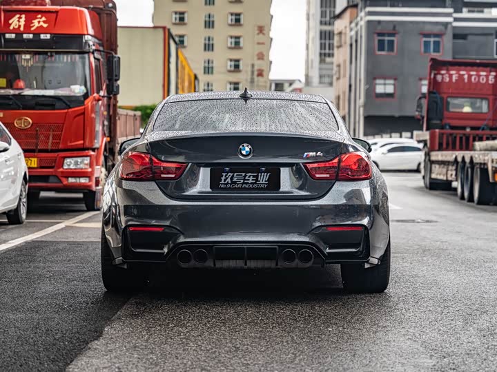 BMW M4 — фото 4