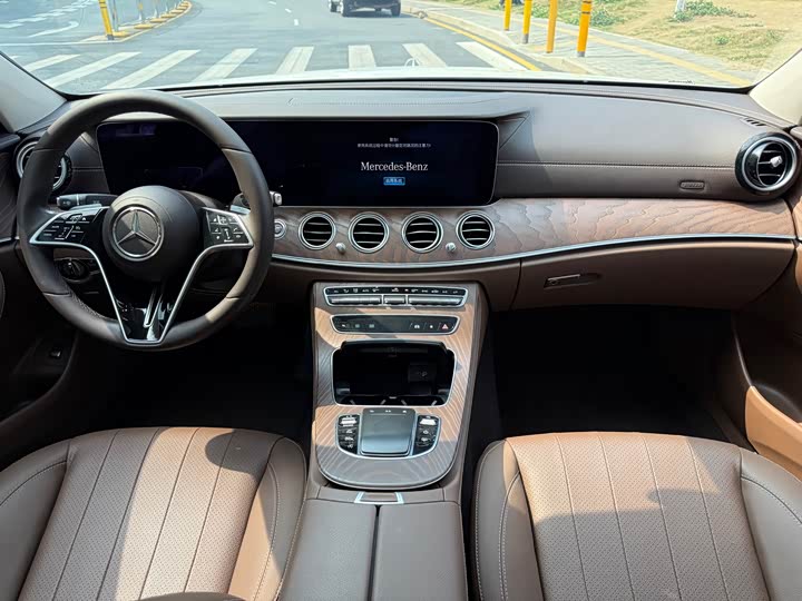 Mercedes-Benz E-Class 2021 E 300 L Luxury — фото 12