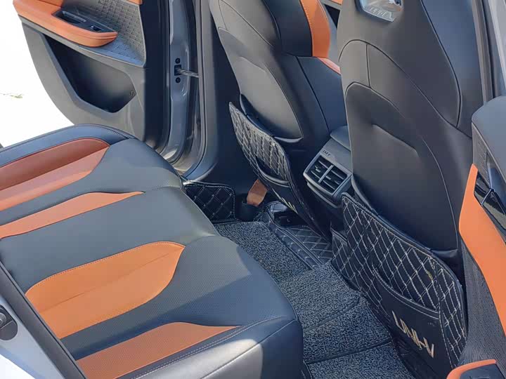 Changan UNI-V 2023 1.5 T — фото 10