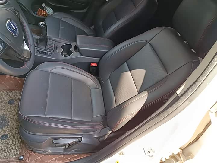 Changan CS75 2016 2.0 L MTLuxury V — фото 15