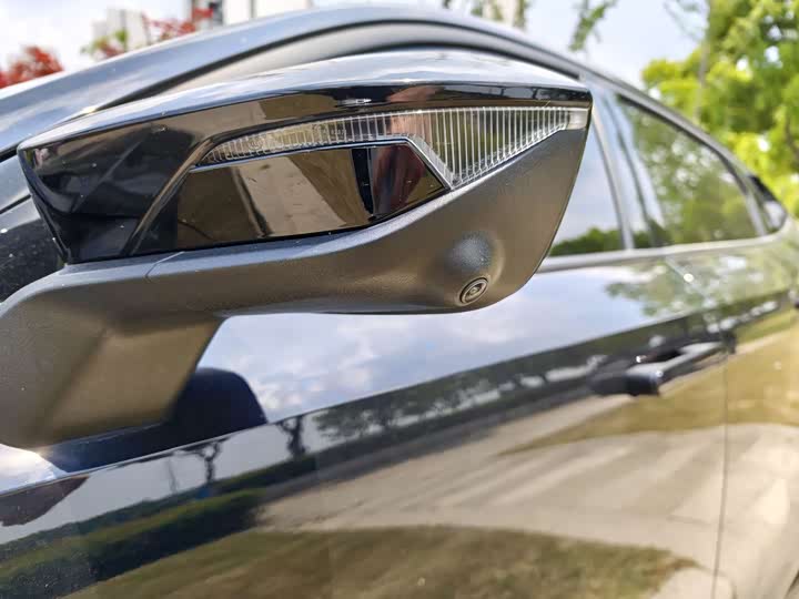 Changan UNI-V 2023 1.5 T — фото 14