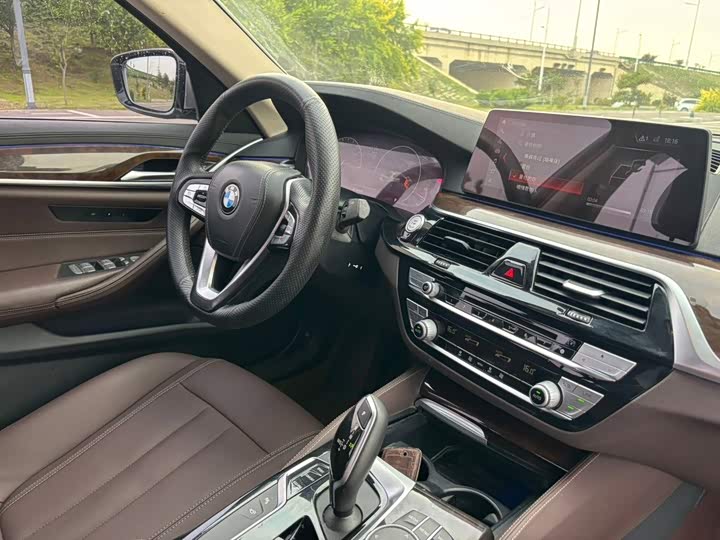 BMW 5 Series 525Li люкс-пакет — фото 4