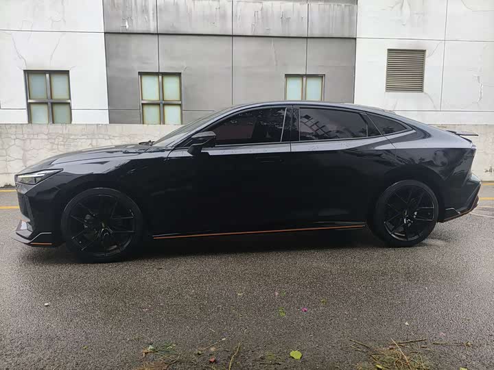 Changan UNI-V 2022 1.5 T — фото 4