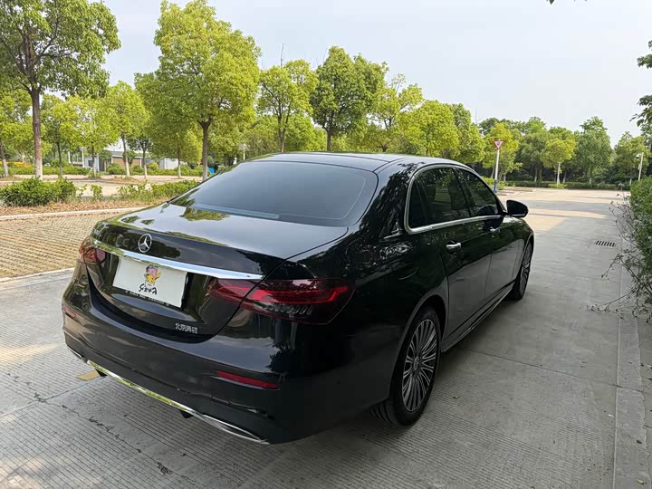 Mercedes-Benz E-Class 2023 E 300 L Luxury — фото 19