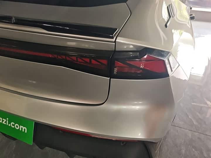 Changan UNI-V 2022 1.5 T Premium — фото 8
