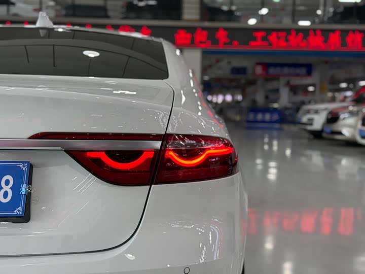 Jaguar XFL 2025 2.0 T P 250 2 WD — фото 9