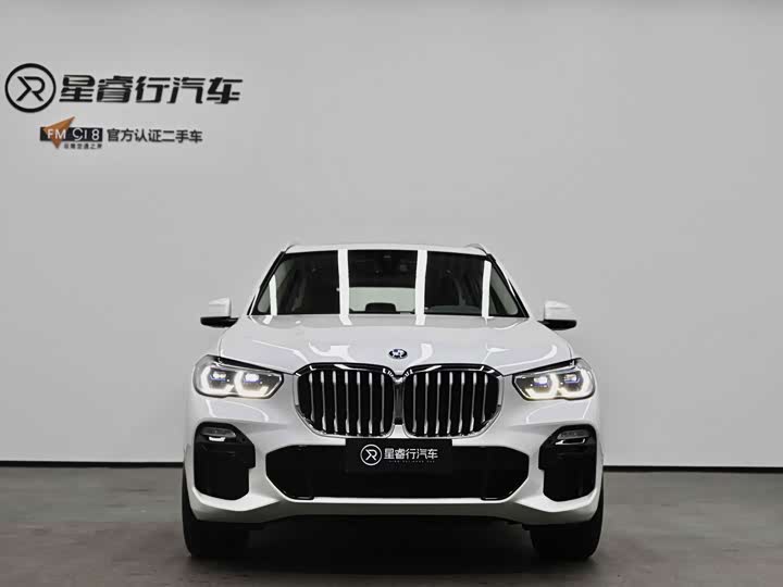 BMW X5 2019 x Drive 40i M — фото 24