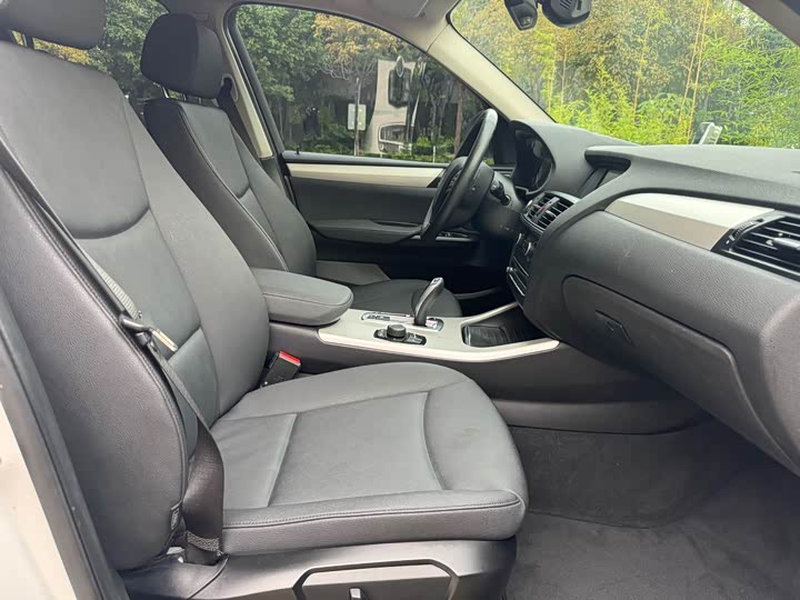 BMW X3 2016 s Drive 20i — фото 15