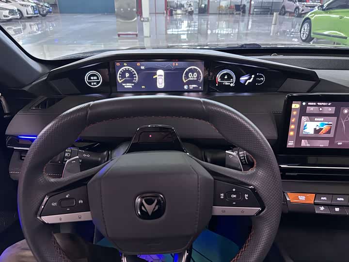 Changan UNI-V 2022 1.5 T — фото 11