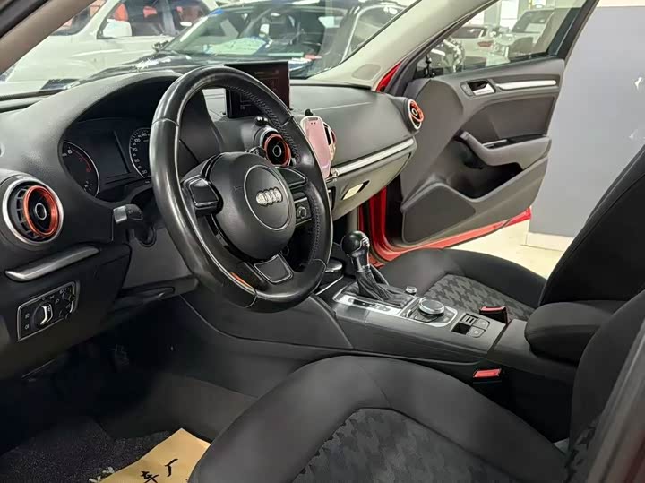 Audi A3 2016 Sportback 35 TFSI — фото 4