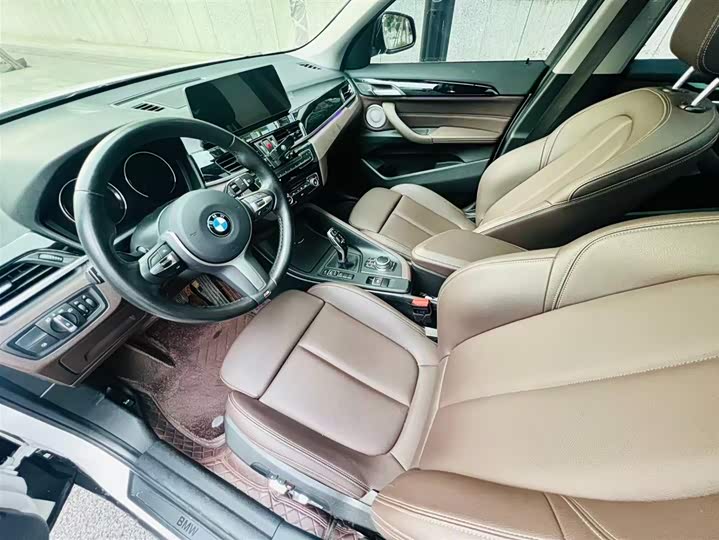 BMW X1 2022 s Drive 25 Li Leading — фото 14