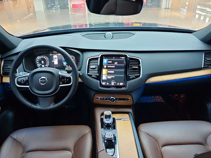 Volvo XC90 2022 B 6 7 — фото 8