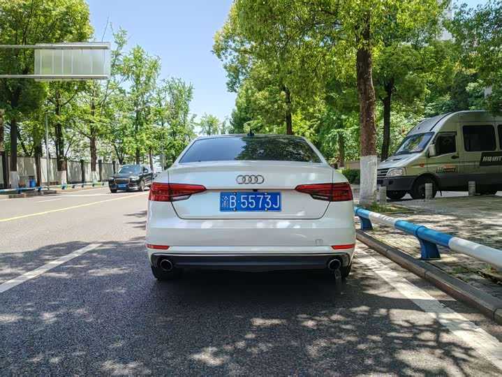 Audi A4L 2017 Plus 40 TFSI — фото 8
