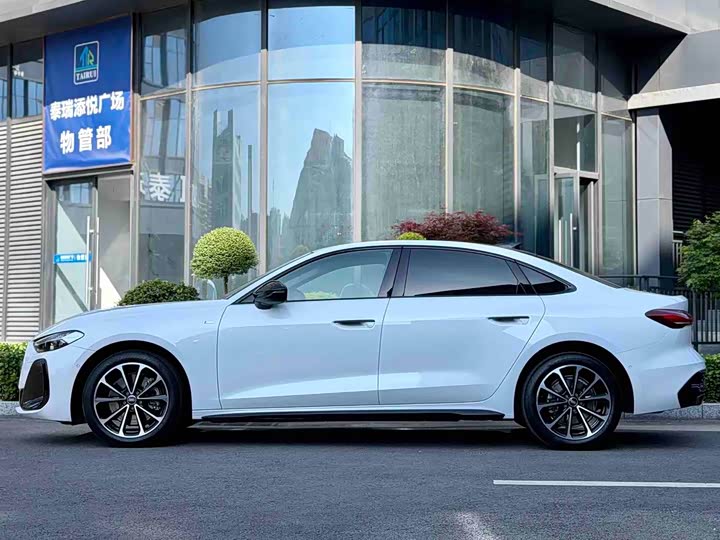 Audi A5L 2026 2.0 T Plus — фото 4