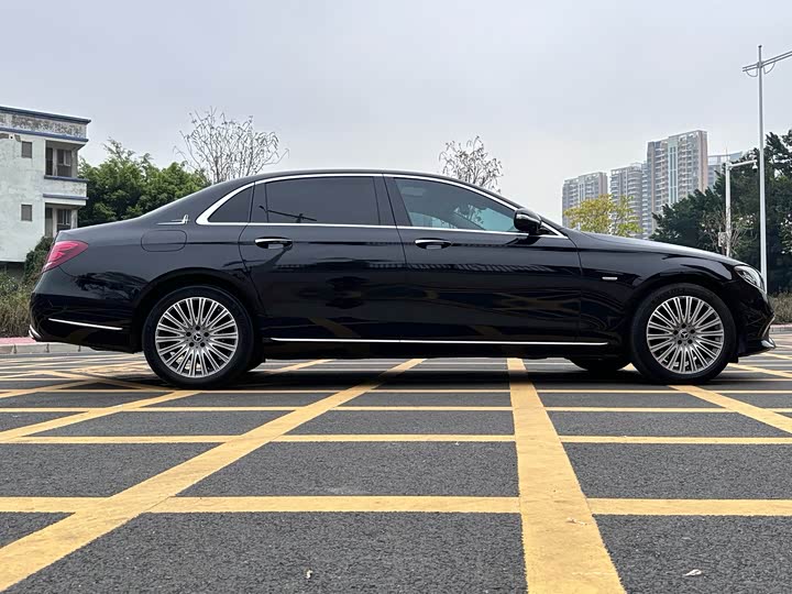 Mercedes-Benz E-Class 2019 E 300 L Luxury — фото 15