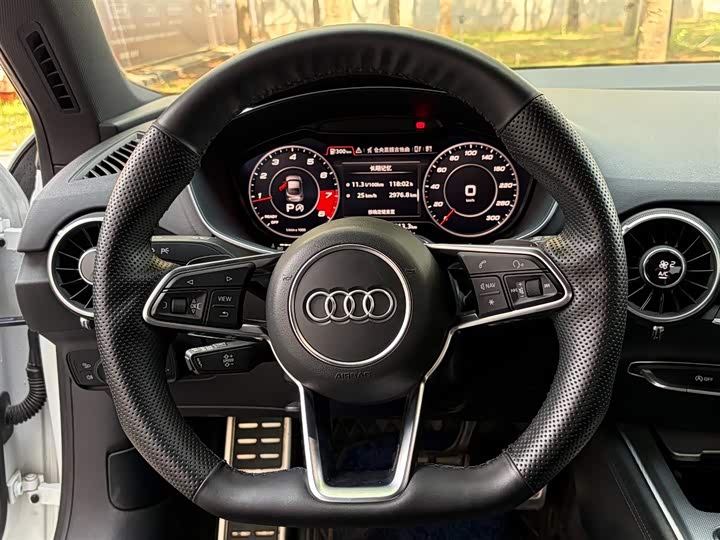Audi TT 2017 TT Coupe 45 TFSI — фото 17
