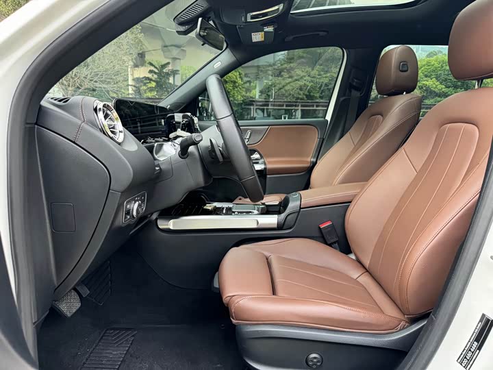 Mercedes-Benz GLB 2021 GLB 200 — фото 4