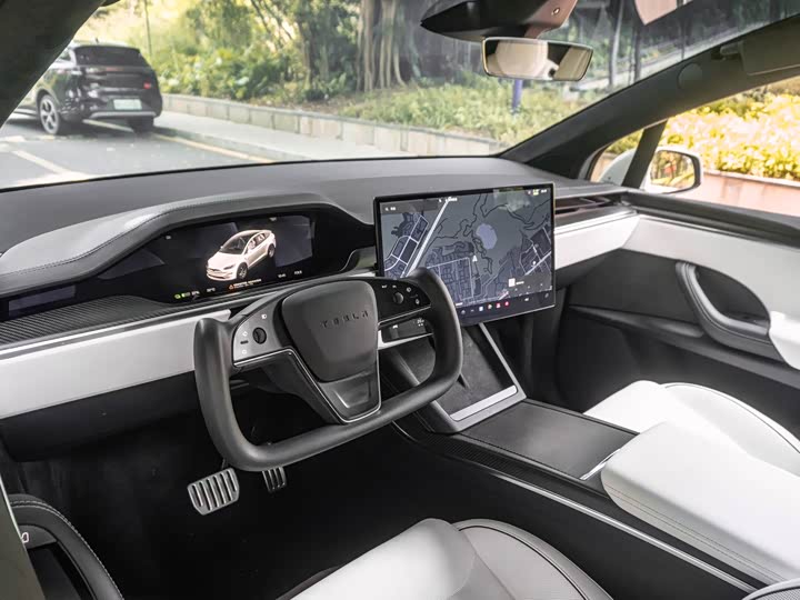 Tesla Model 2023 Plaid — фото 8