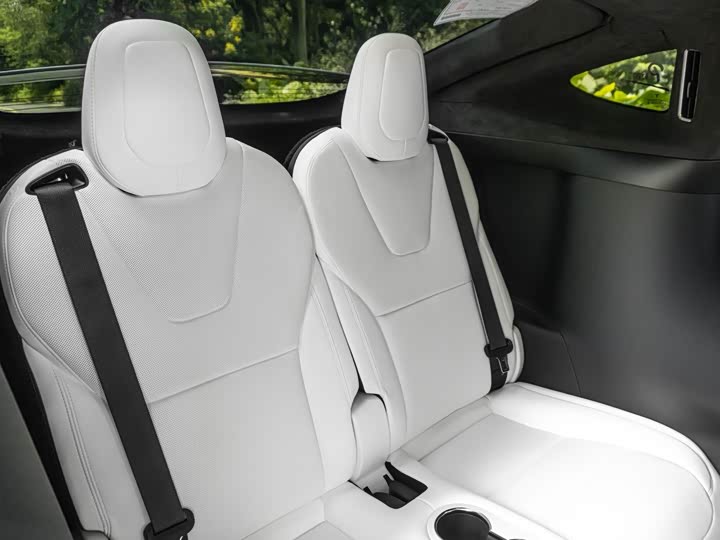 Tesla Model 2023 Plaid — фото 17