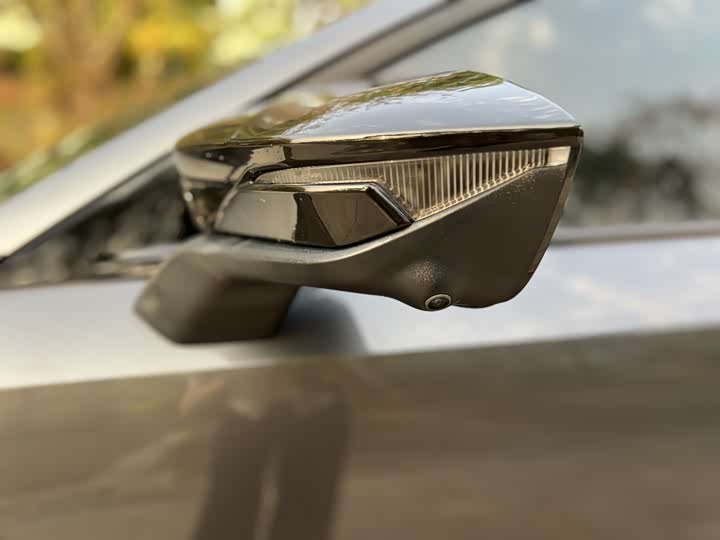 Changan UNI-V 2024 1.5 T Sport — фото 6