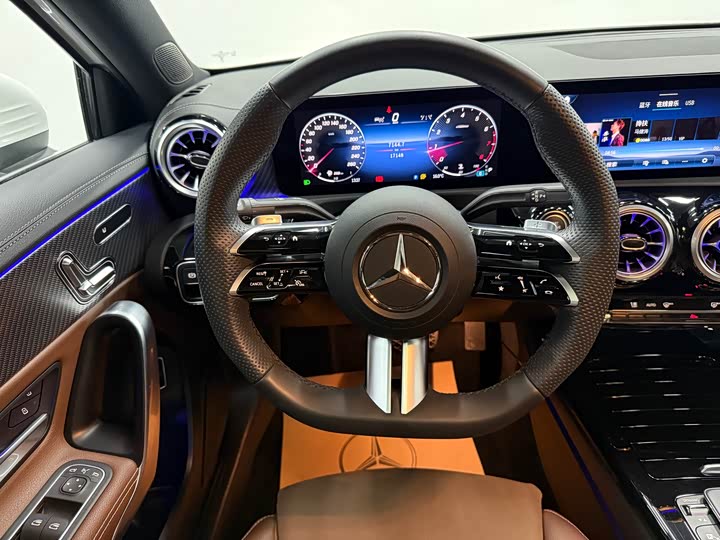 Mercedes-Benz A-Class 2024 A 200 L — фото 7