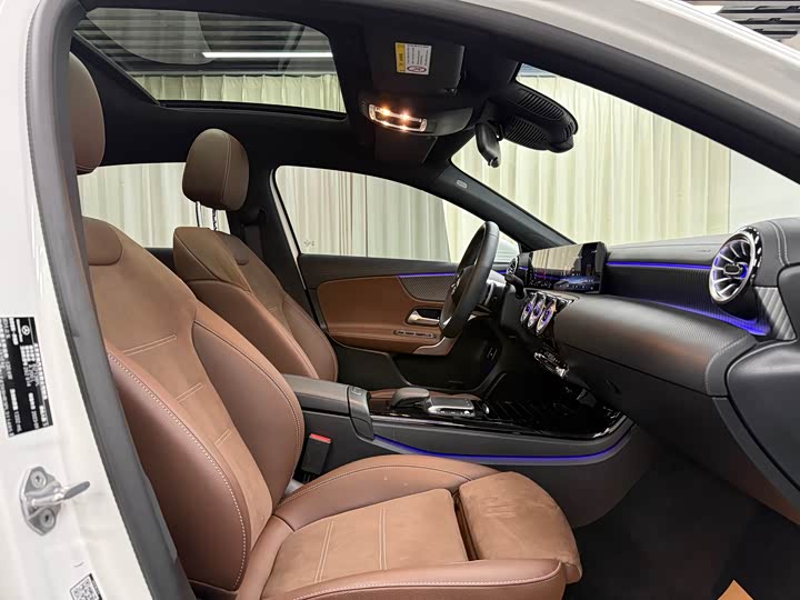 Mercedes-Benz A-Class 2024 A 200 L — фото 14