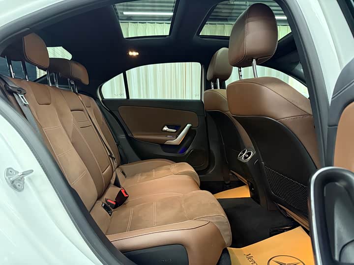 Mercedes-Benz A-Class 2024 A 200 L — фото 15