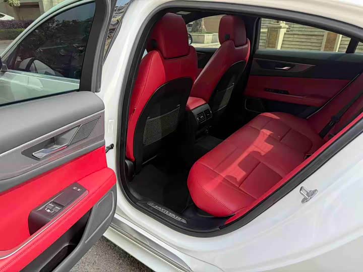 Jaguar XEL 2020 2.0 T 200 PS R-DYNAMIC S — фото 7