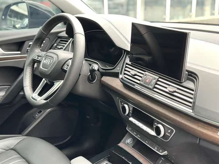 Audi Q5L 40 TFSI люкс-динамик — фото 7