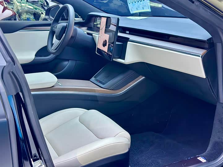 Tesla Model 2023 — фото 15