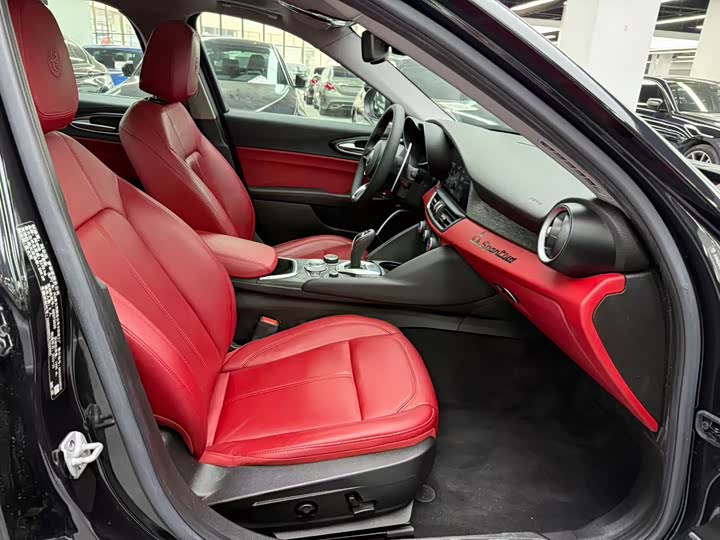 Alfa Romeo Giulia 2020 2.0 T 280 HP — фото 15